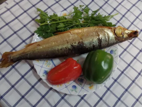 Омуль потрошёный холодного копчения